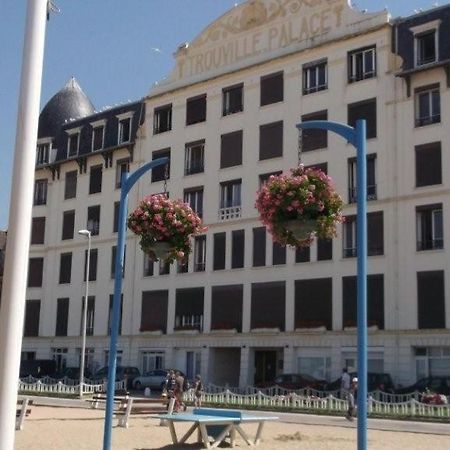 Paradis Les Pieds Sur Le Sable Trouville Palace Dış mekan fotoğraf